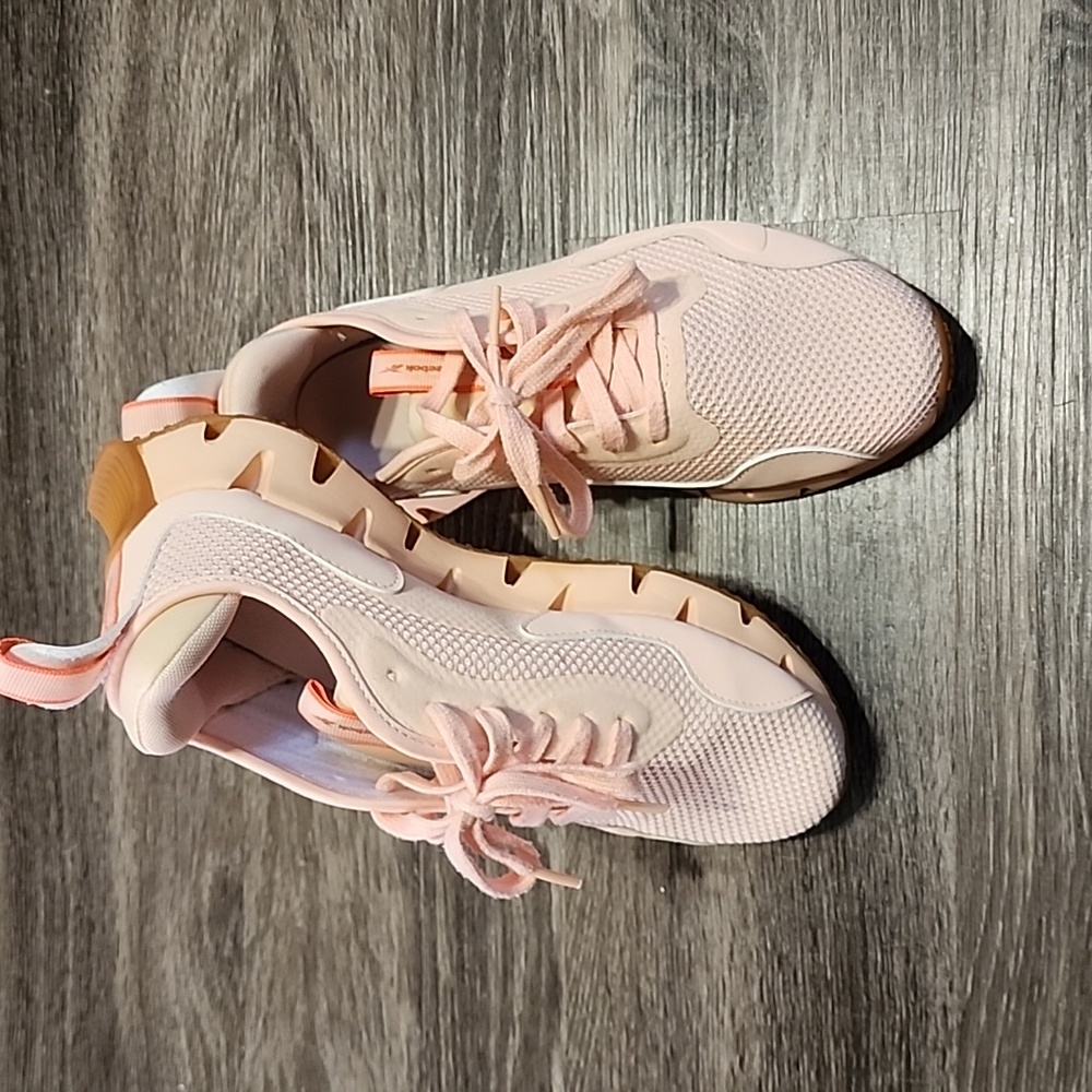 Women's Reebok shoes